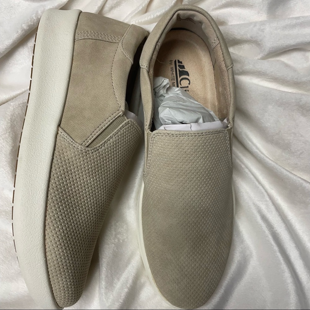 Cliffs by White Mountain Gray Slip-On Loafers | Size 7